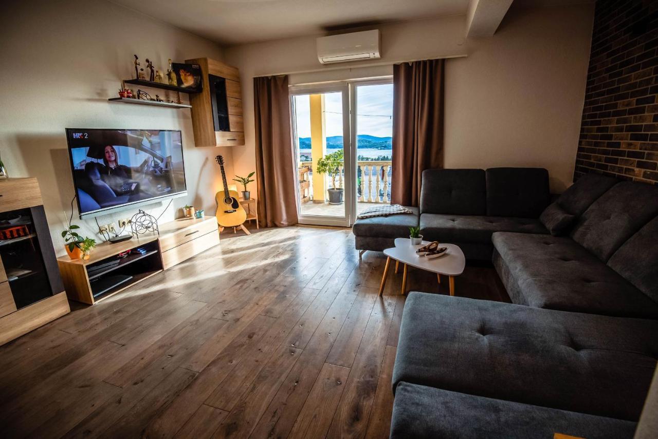 Apartman Fjaka 시베니크 외부 사진