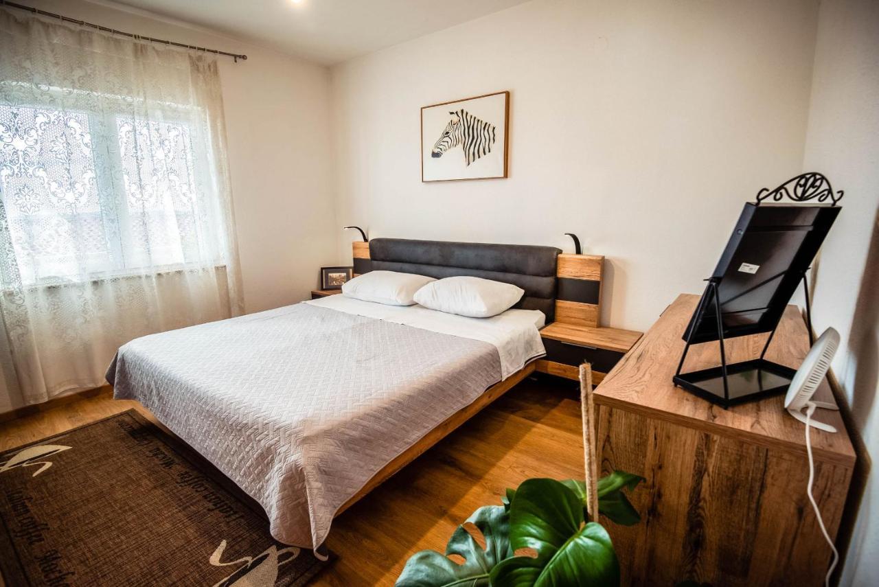Apartman Fjaka 시베니크 외부 사진
