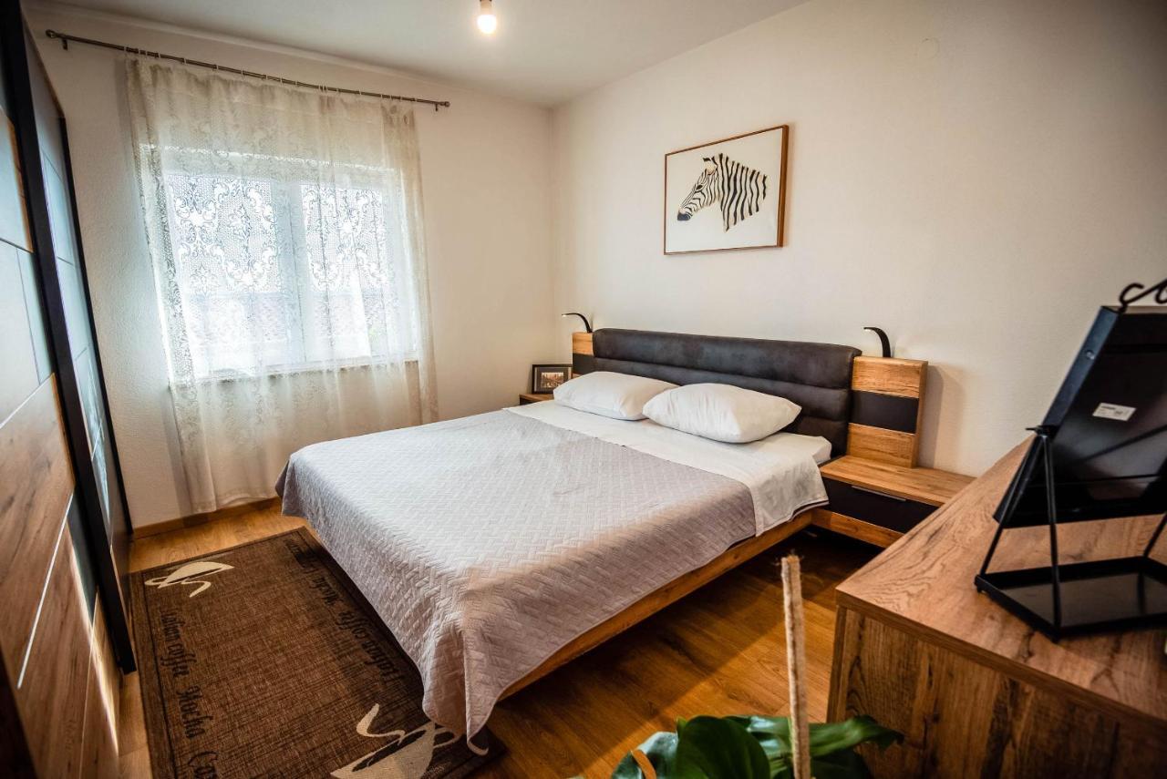 Apartman Fjaka 시베니크 외부 사진